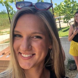 Meet your Posher, Courtney